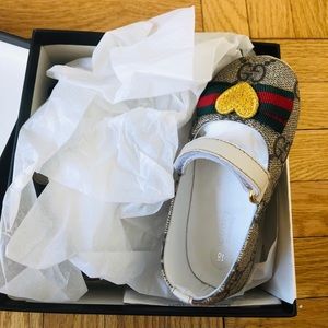 Gucci gg supreme infant leather flat new in box